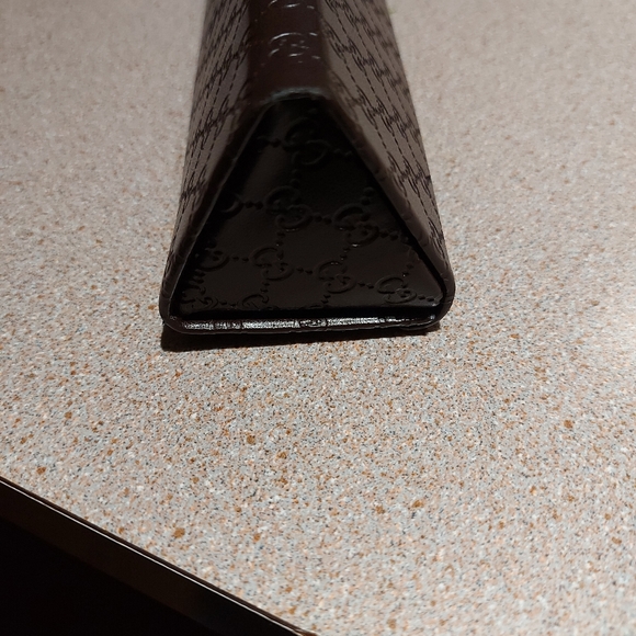 Gucci eyeglasses(readers)case brown w design, triagular, fun - Picture 6 of 8